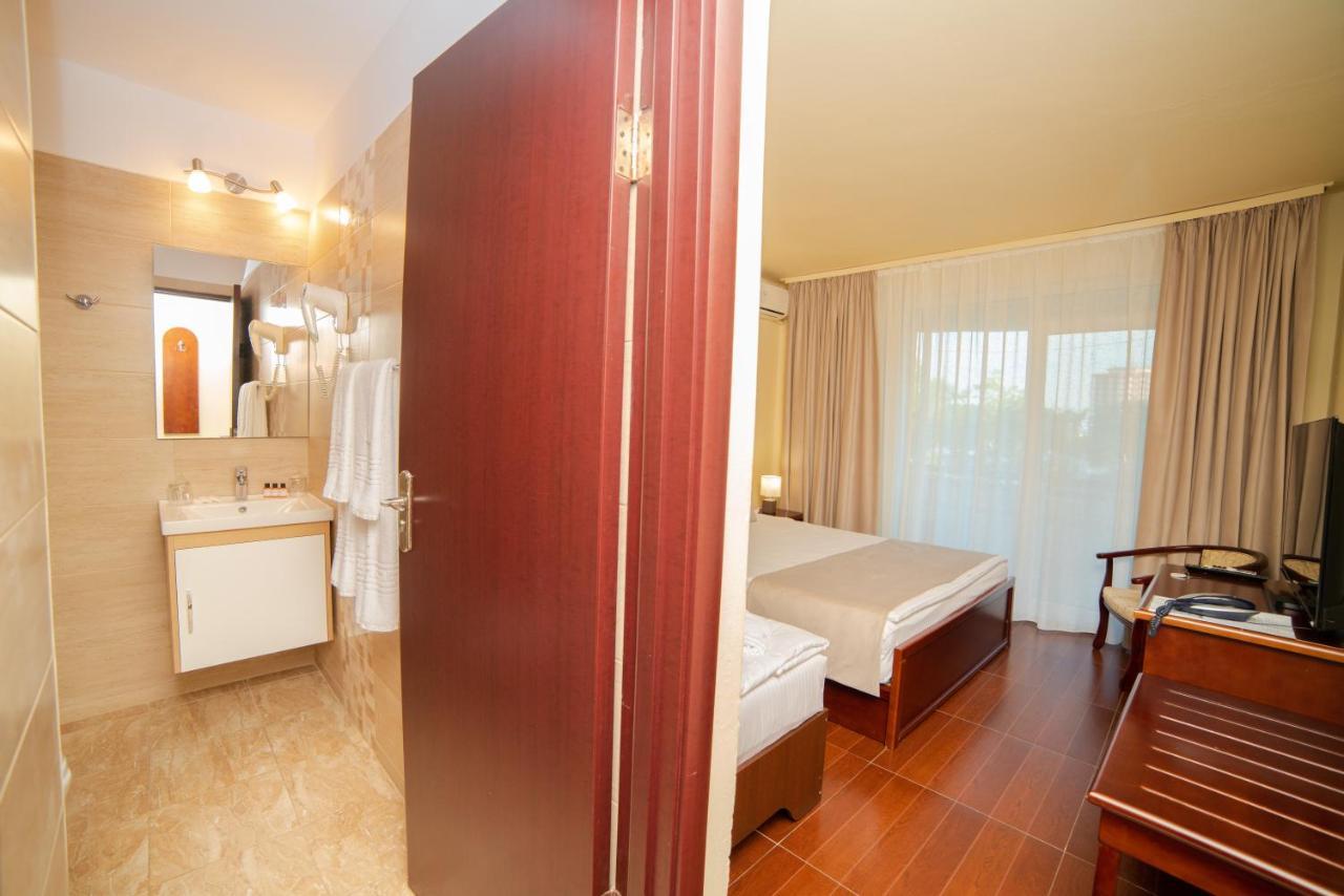 Hotel Corina Венус Екстер'єр фото