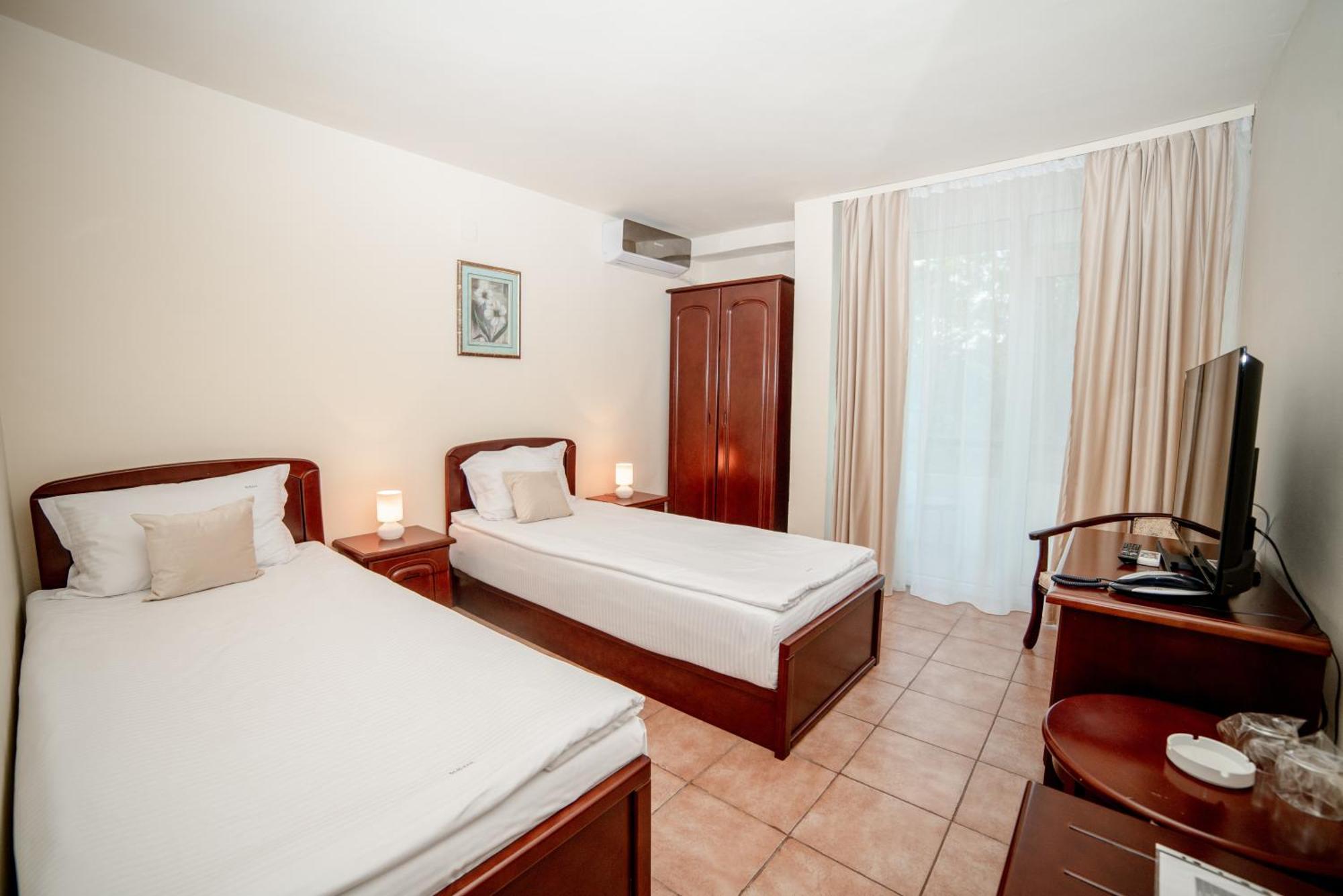 Hotel Corina Венус Екстер'єр фото