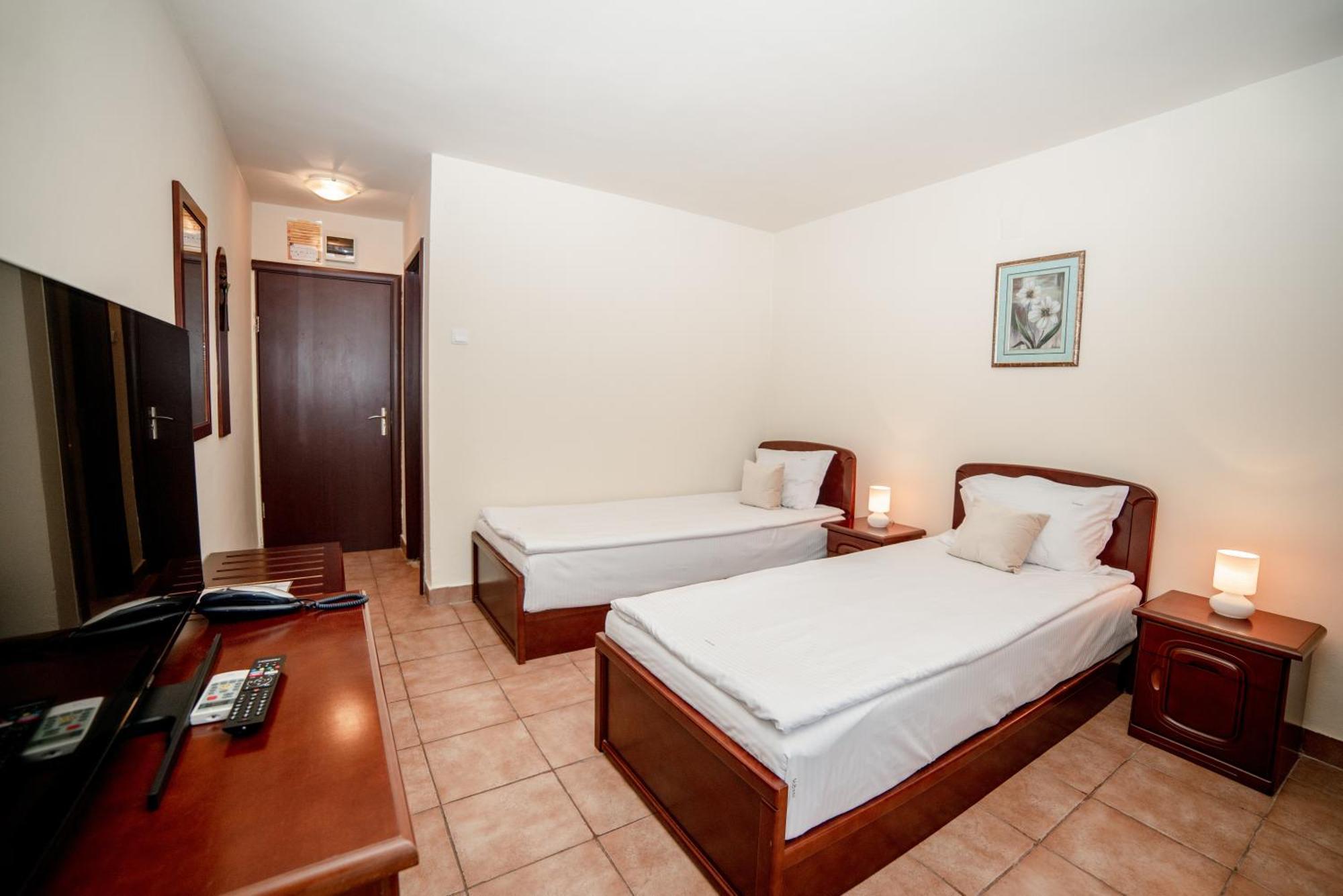 Hotel Corina Венус Екстер'єр фото