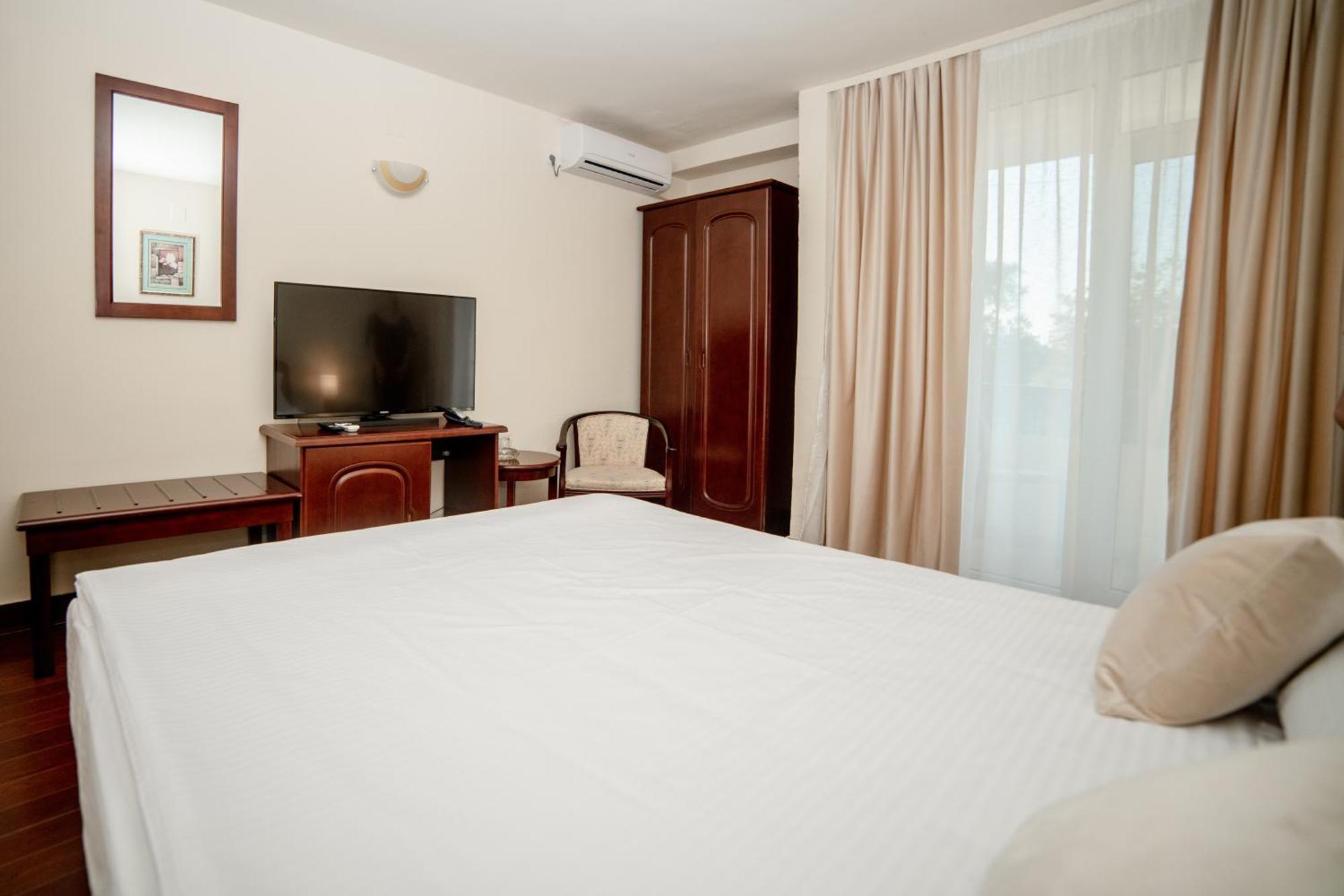 Hotel Corina Венус Екстер'єр фото